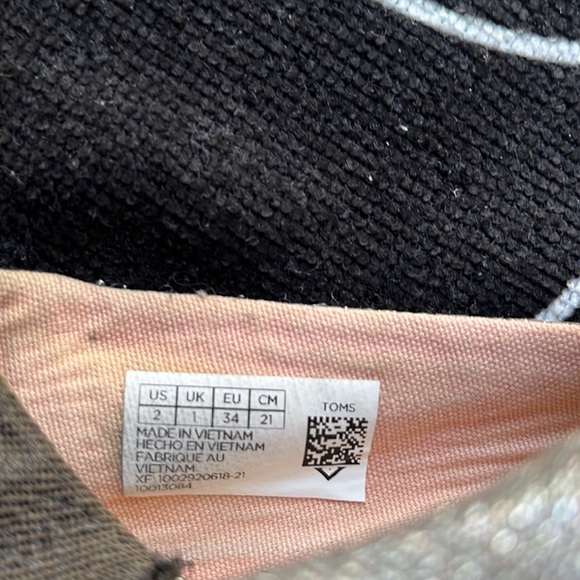 Toms Slip Ons - Picture 9 of 10